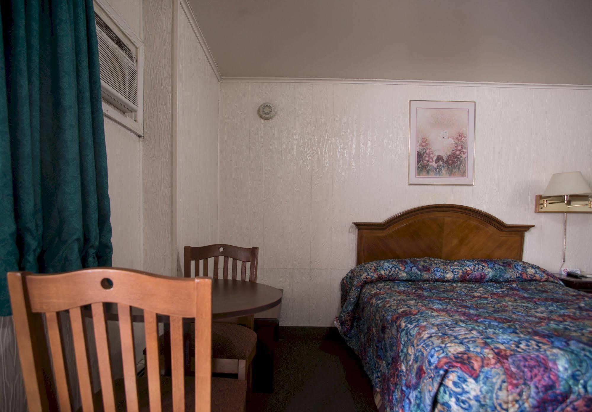Rosemount Motel